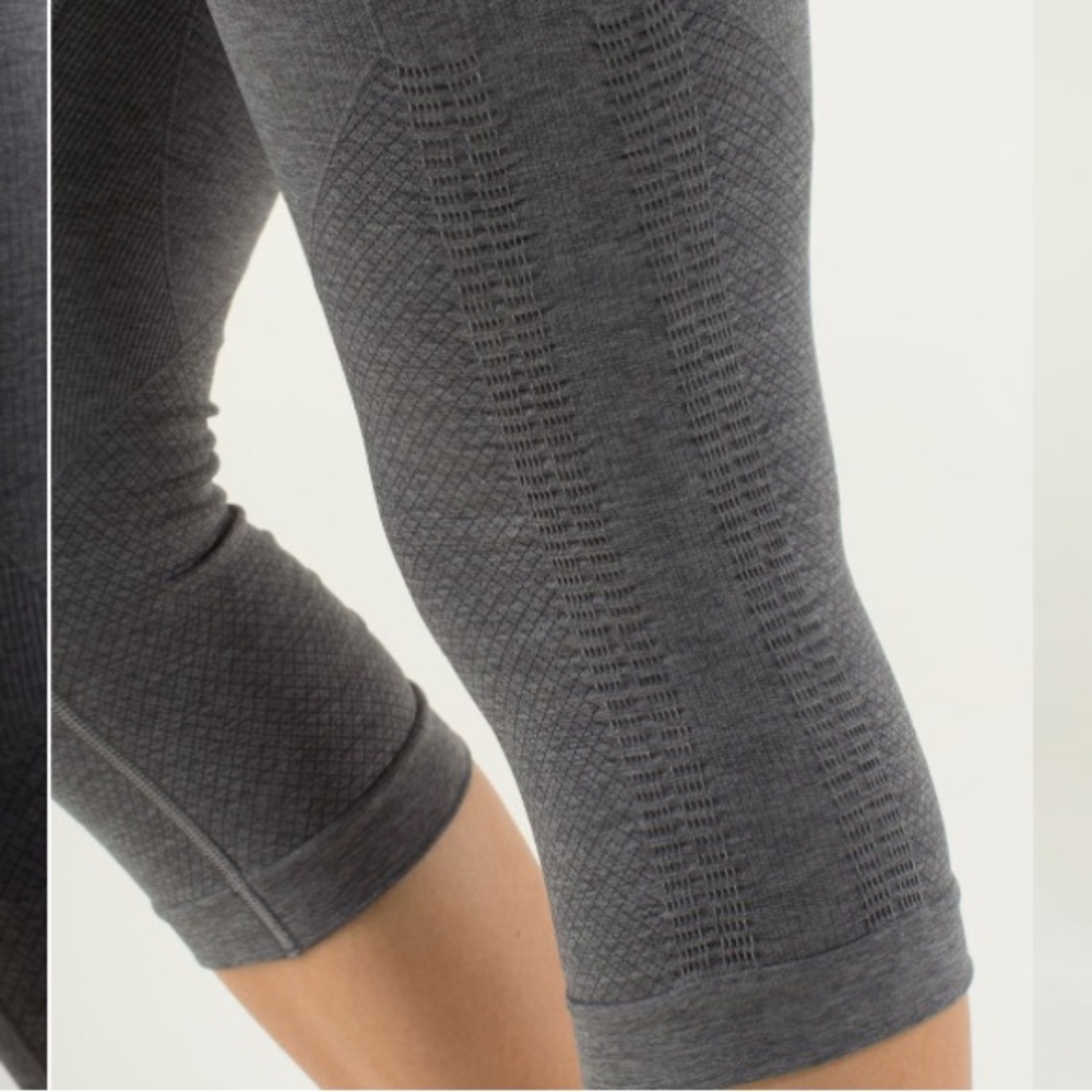 Lululemon In The Flow Crop II - Picture 7 of 15